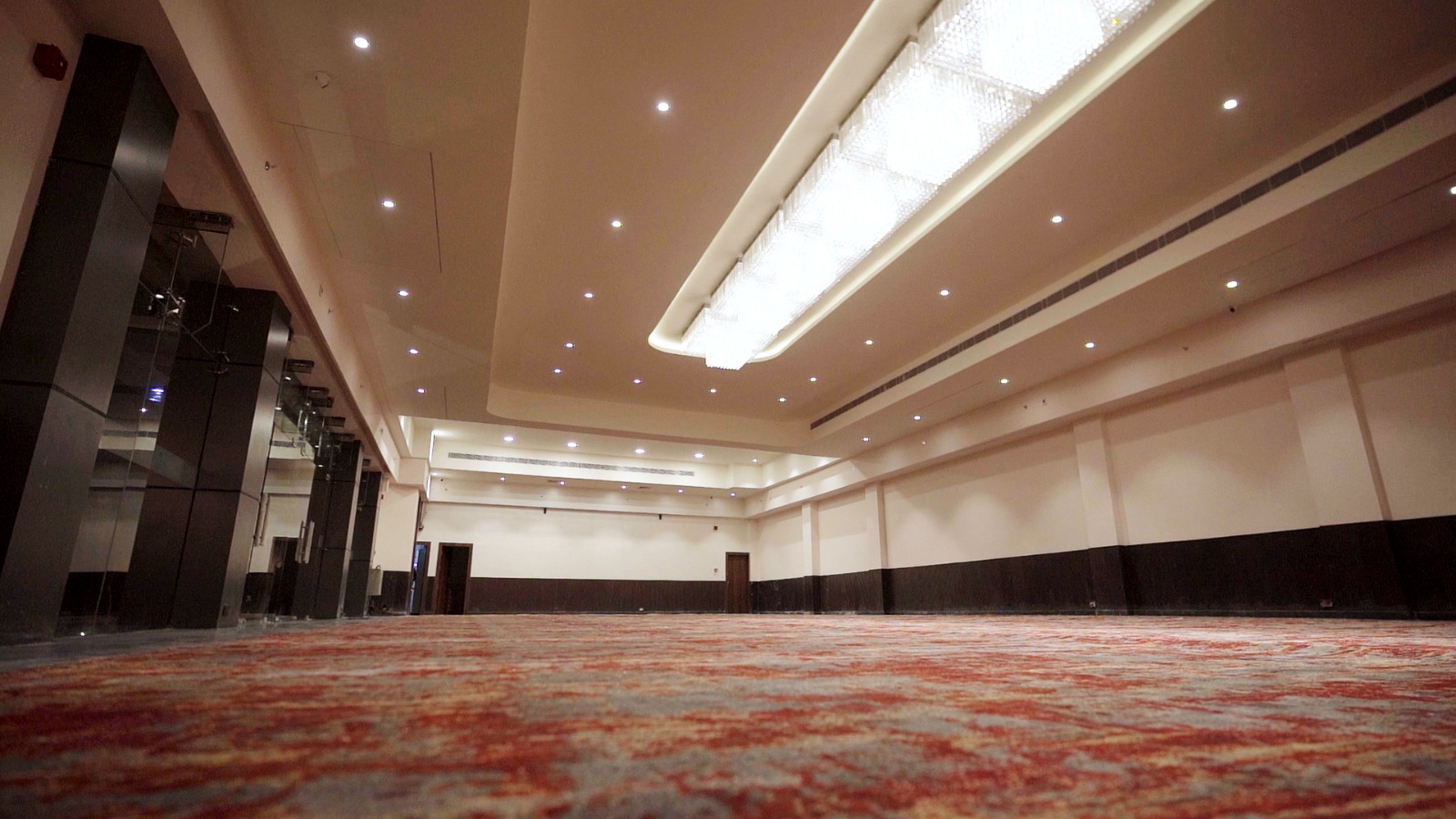 <h1>The Grand Ballroom</h1>